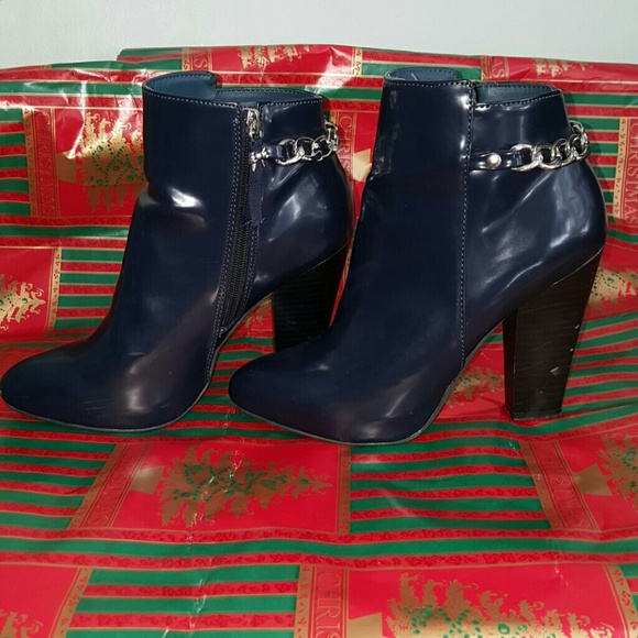 Betseyville Jolt navy 6.5 M faux leather ankle - Picture 2 of 4