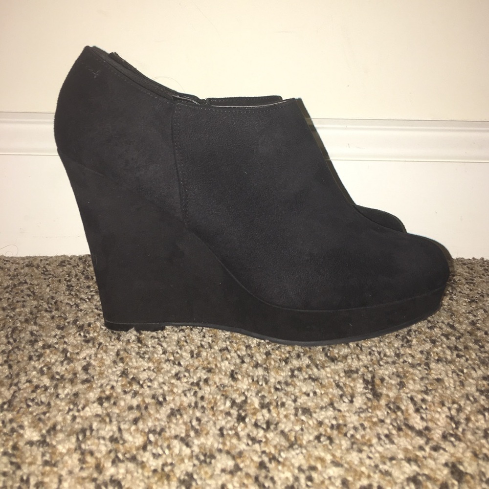 Black Sued Platform wedges