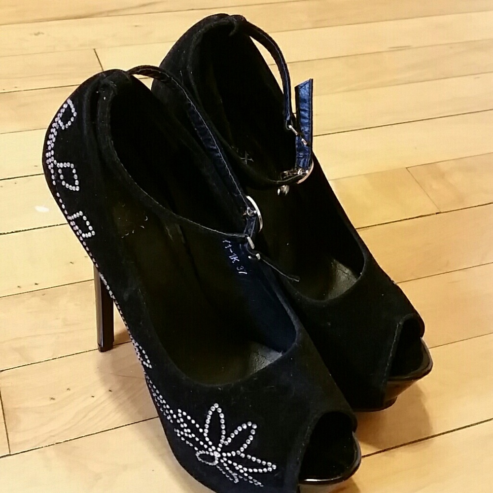 Black Shoes Platform Strap on ankle