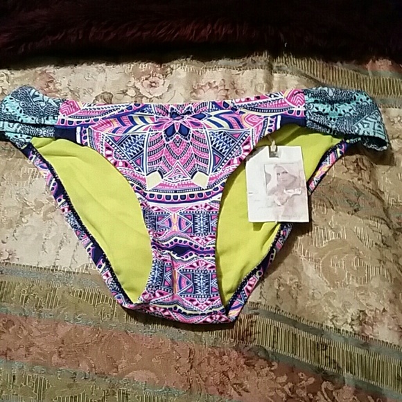 SOLD IN A BUNDLE    SUPER CUTE  SWIMSUIT BOTTOMS - Picture 2 of 3
