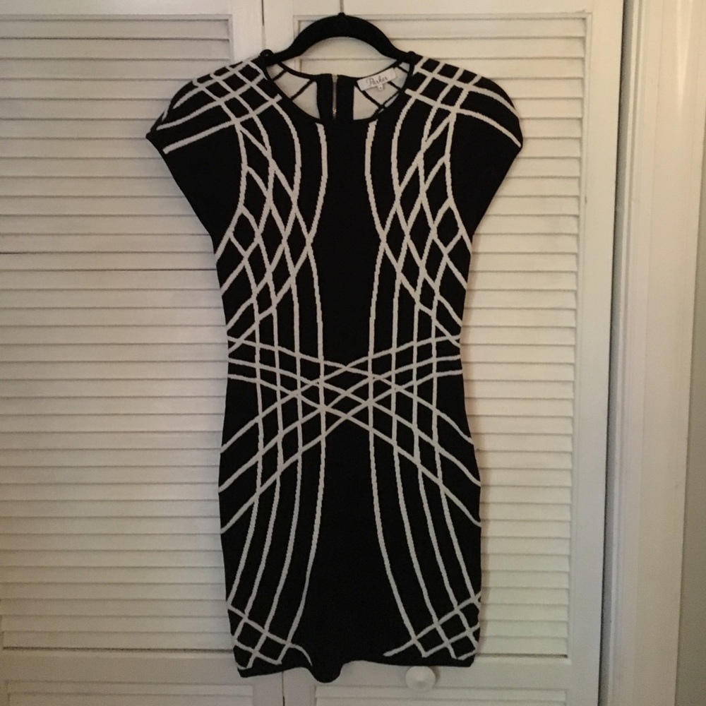 Black cap sleeve Parker dress with white details