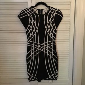 Black cap sleeve Parker dress with white details