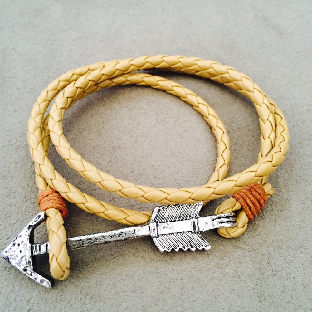 Brow leather bracelet