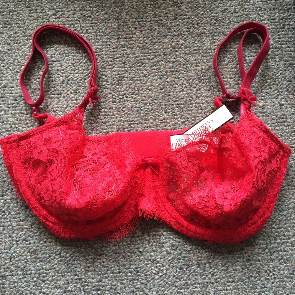 Victoria's Secret unlined uplift bra
