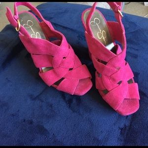 Jessica Simpson pink heels!
