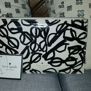 Kste spade pouch.