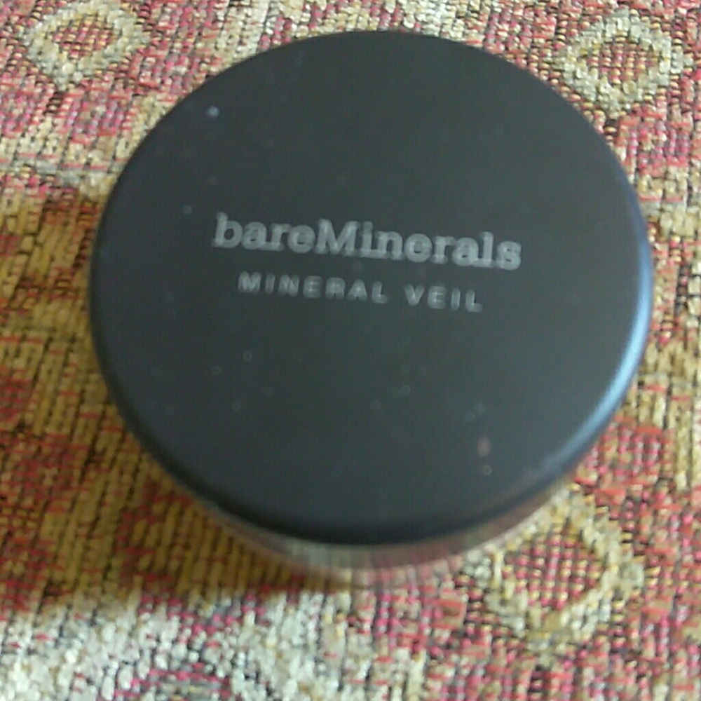 Makeup - Picture 2 of 3