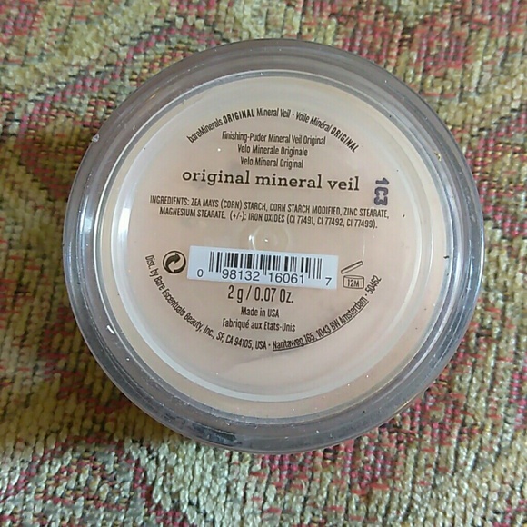 Makeup - Picture 1 of 3