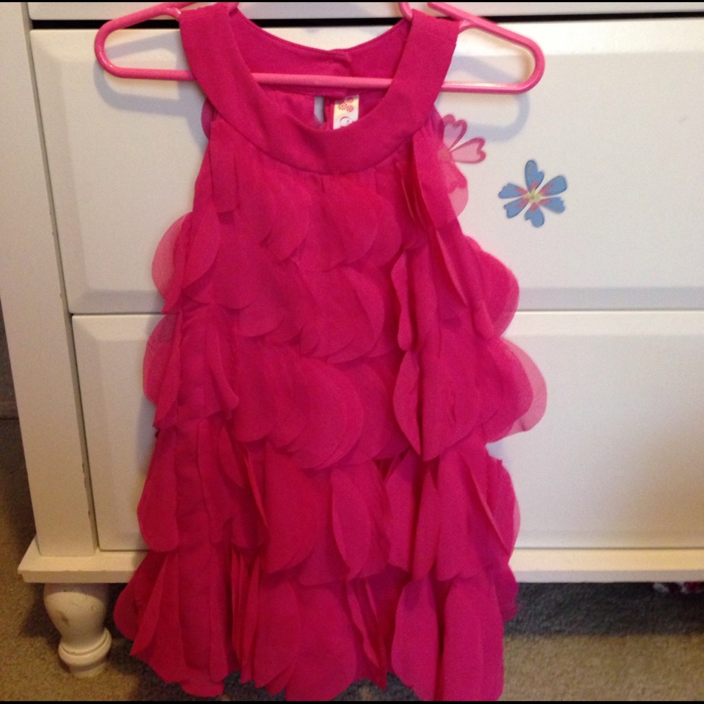 sleeveless dress