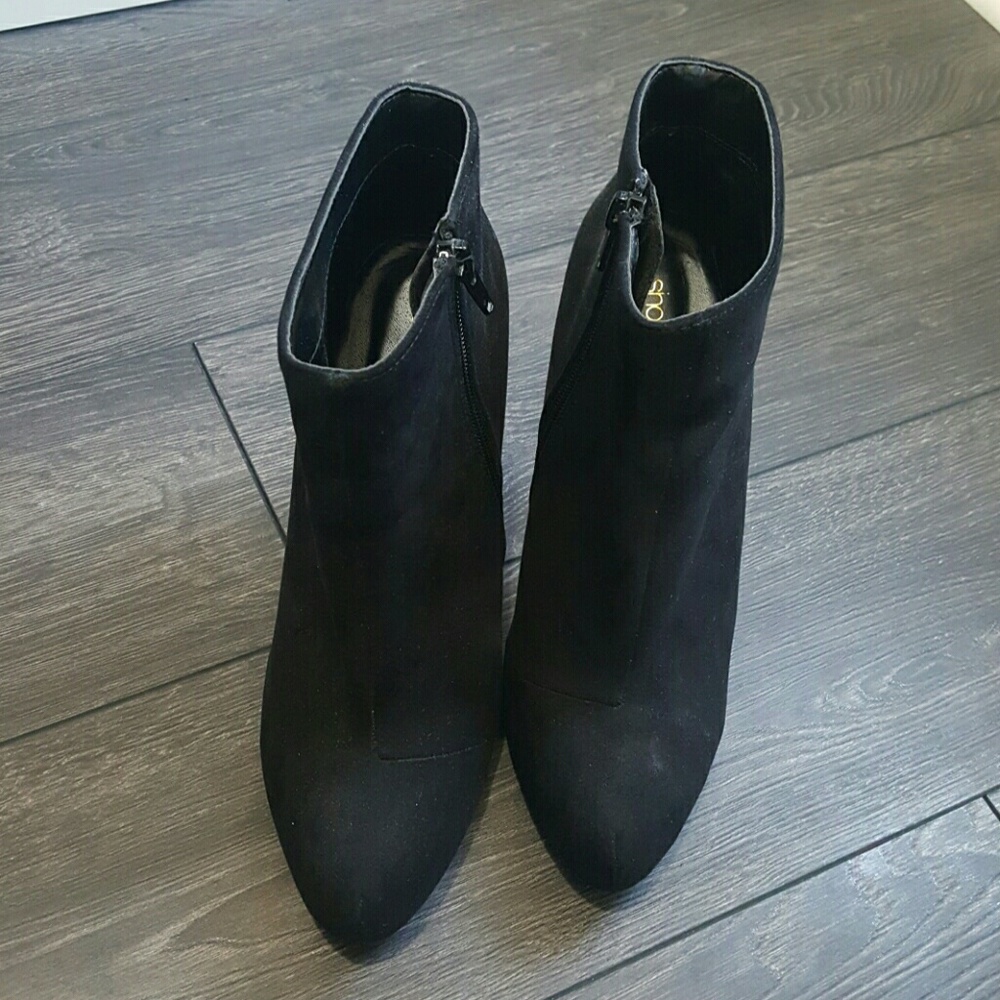 Ankle boots