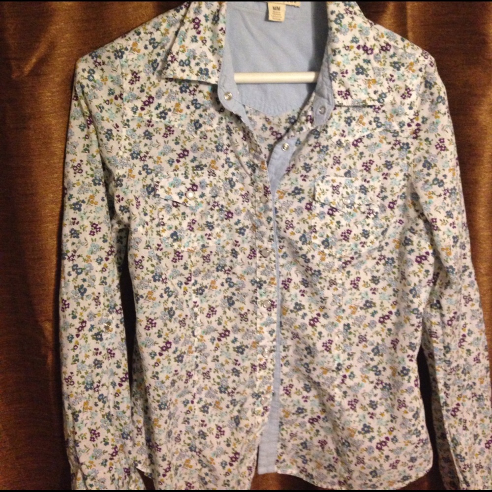 🦅Forever 21 button down floral