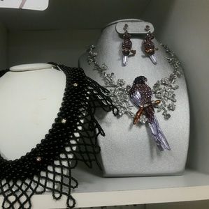 New Parrot marching necklace & earrings