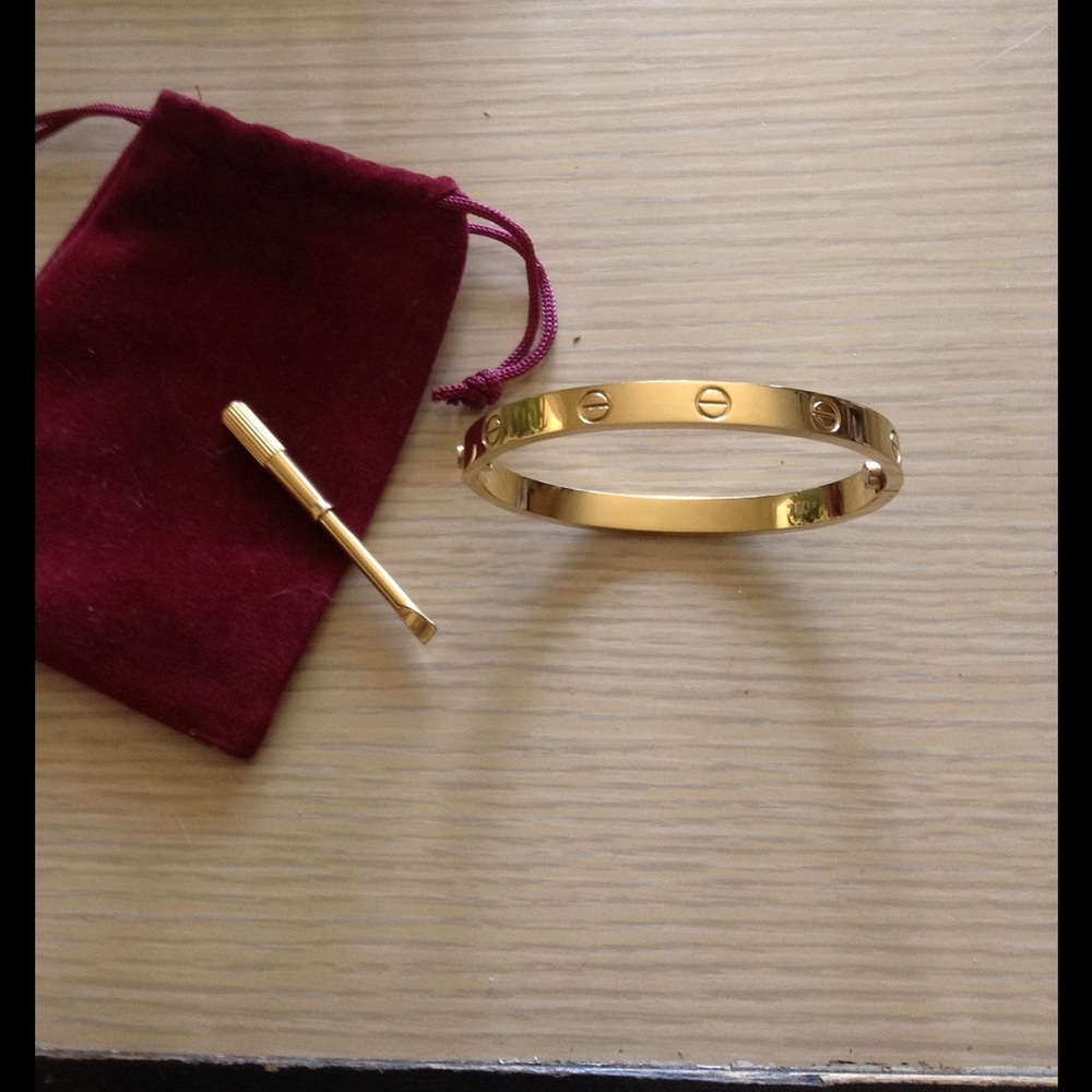 Beautiful 18KT Screw Bracelet