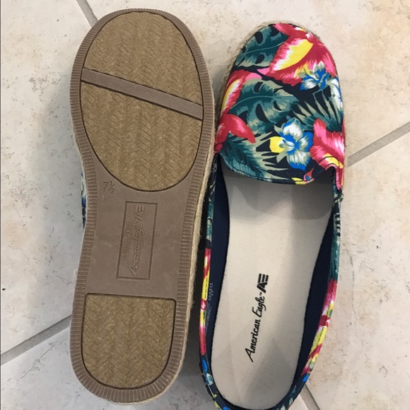 American Eagle Tropical floral slip-on shoes - Picture 2 of 3