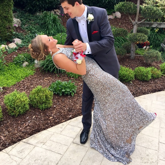 PROM DRESS - Picture 2 of 3