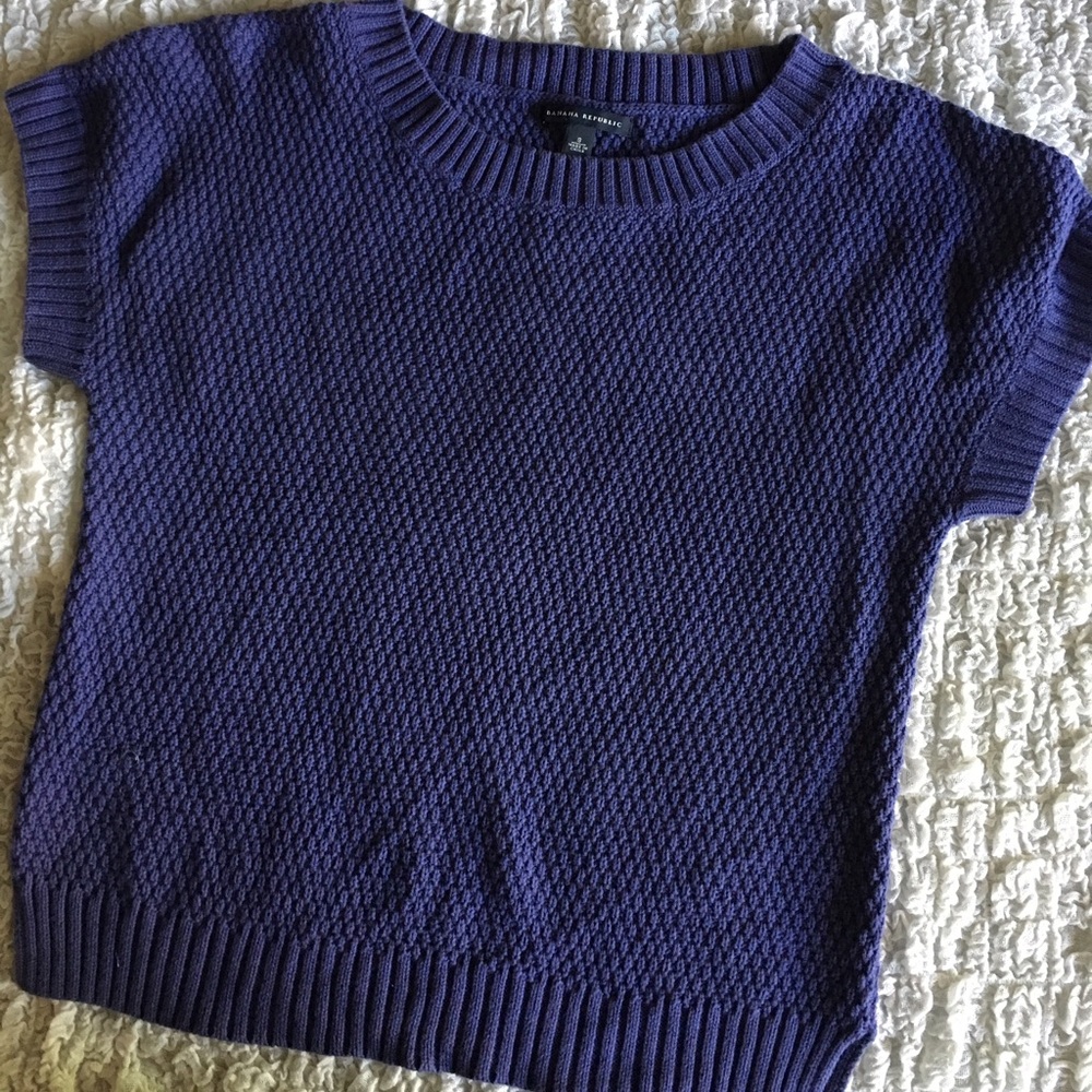 Short sleeve sweater