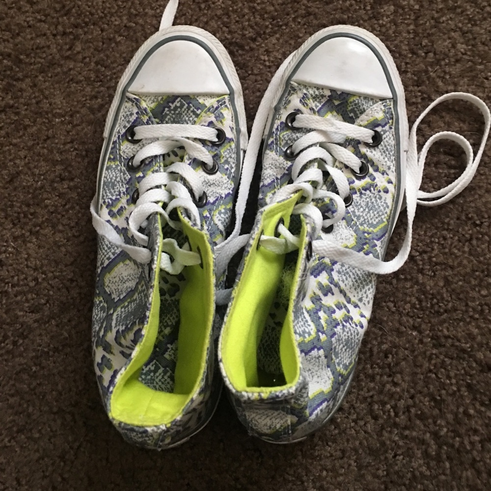 Snake print convers!