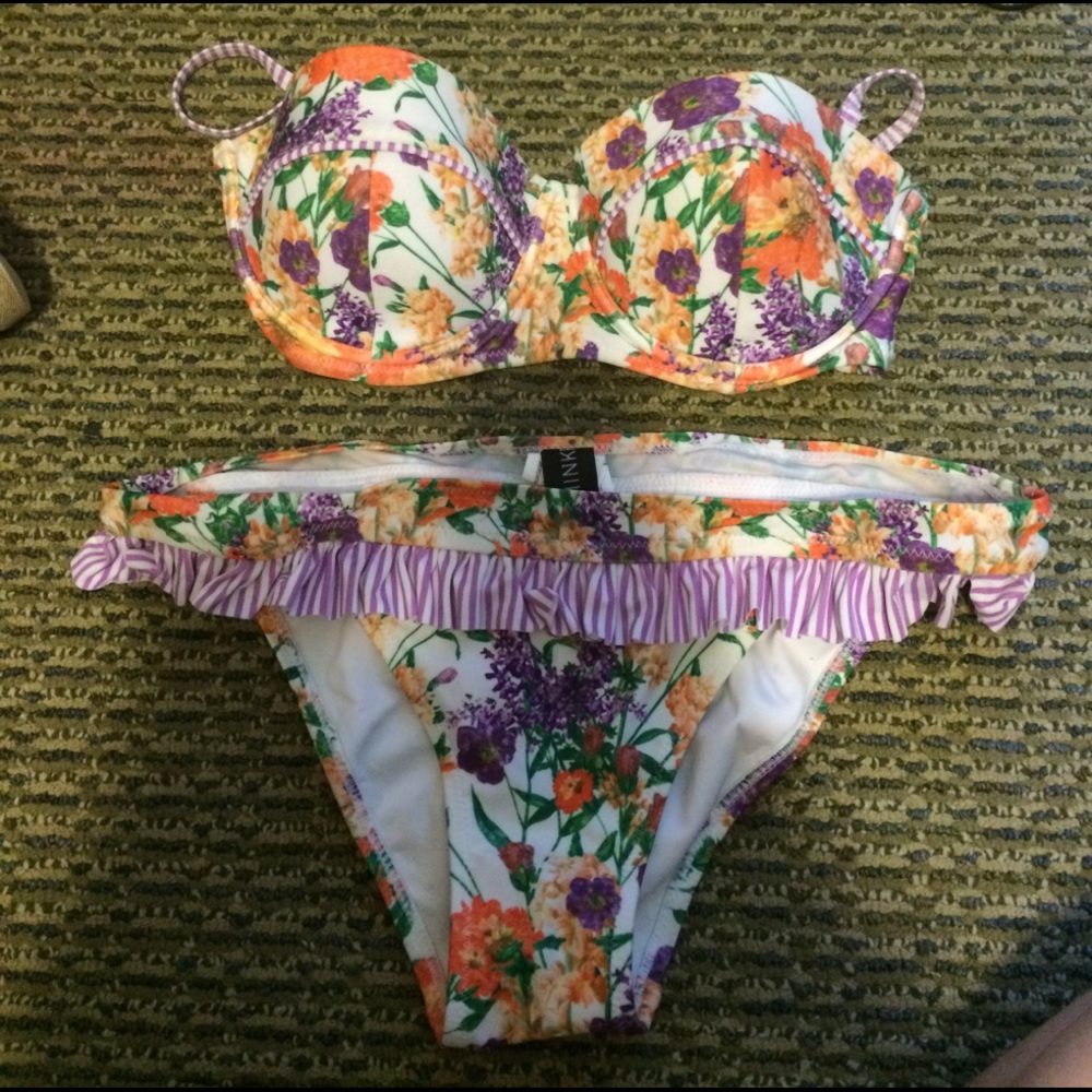 NWOT MINKPINK FLORAL BANDEAU SWIMSUIT