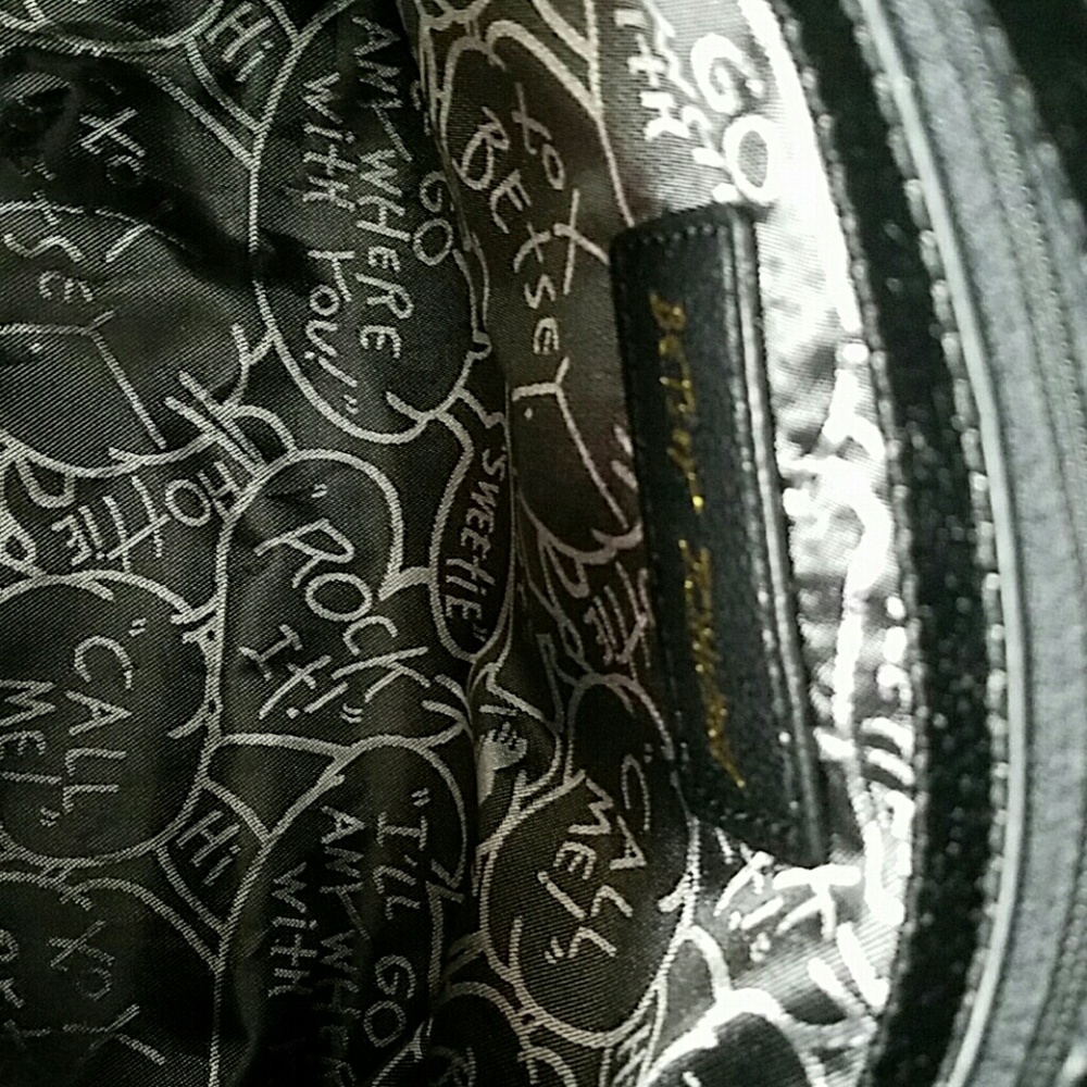 🚨SOLD🚨NWT- BETSEY JOHNSON FLORAL DESIGN! - Picture 6 of 8