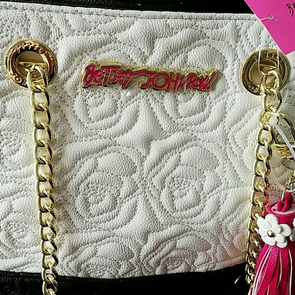 🚨SOLD🚨NWT- BETSEY JOHNSON FLORAL DESIGN! - Picture 3 of 8