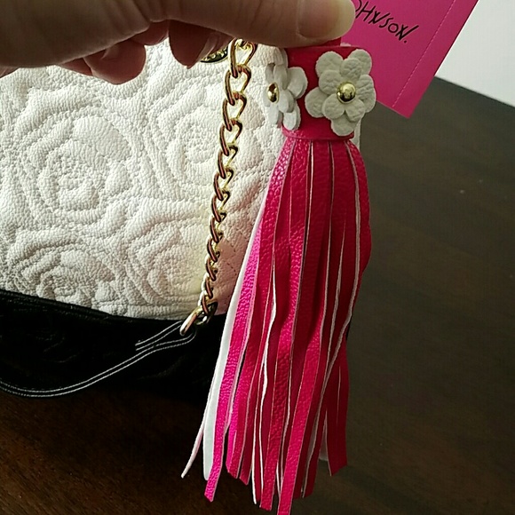 🚨SOLD🚨NWT- BETSEY JOHNSON FLORAL DESIGN! - Picture 4 of 8