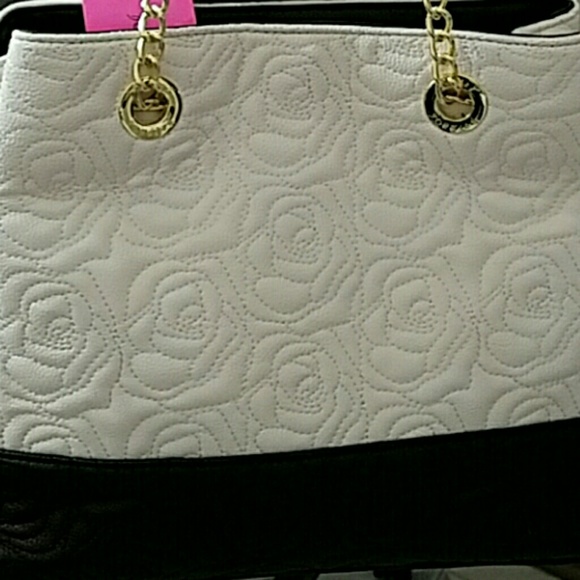 🚨SOLD🚨NWT- BETSEY JOHNSON FLORAL DESIGN! - Picture 2 of 8