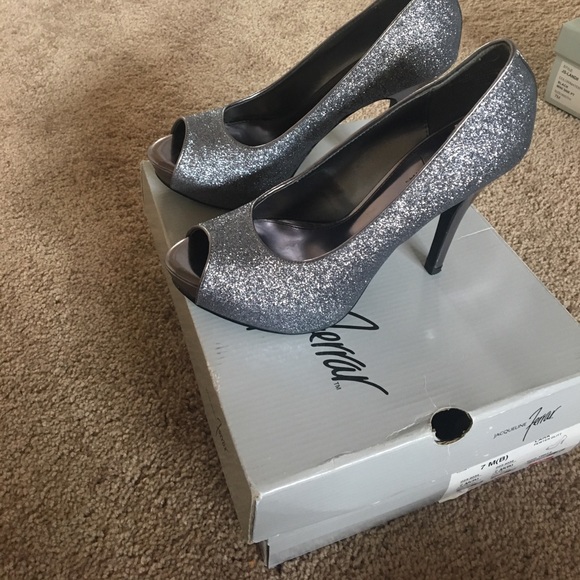 Heels - Picture 1 of 3