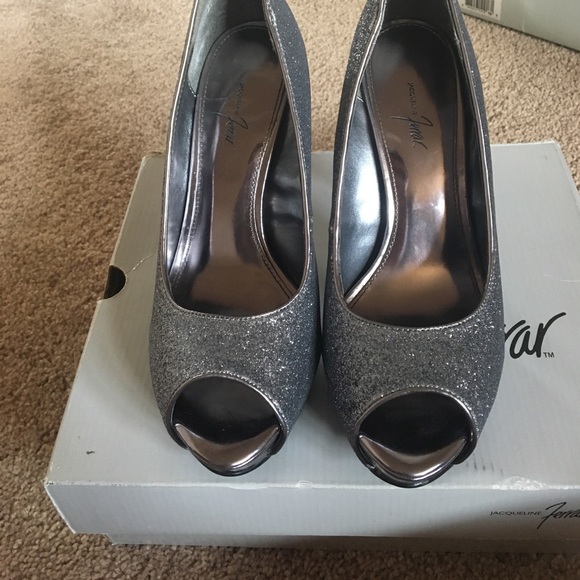 Heels - Picture 3 of 3