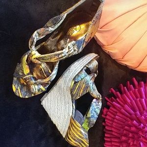 Carlos multi color wedge