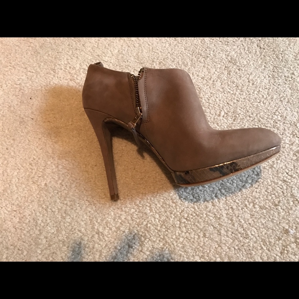 Taupe Small Platform Bootie Never Worn!!