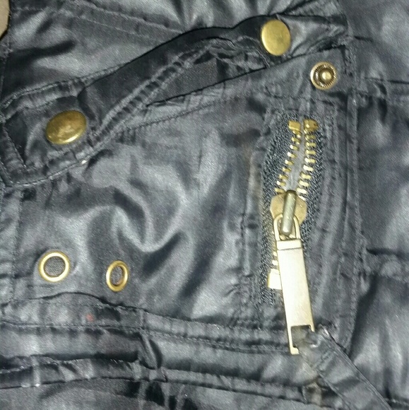 Hooded vest - Picture 3 of 3