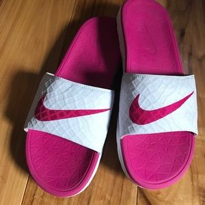 Nike slides