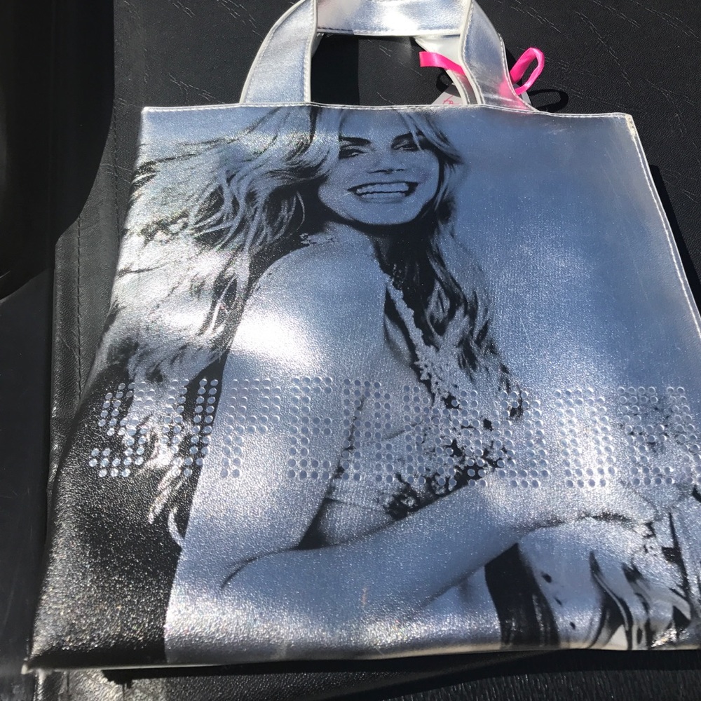 Victoria's Secret small hand bag - NWT!!😱😍👏🏻