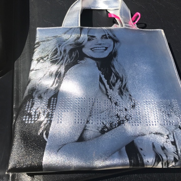 Victoria's Secret small hand bag - NWT!!😱😍👏🏻 - Picture 1 of 3