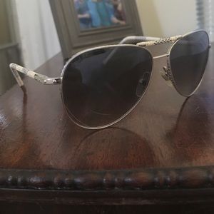 Louis Vuitton aviator sunglasses