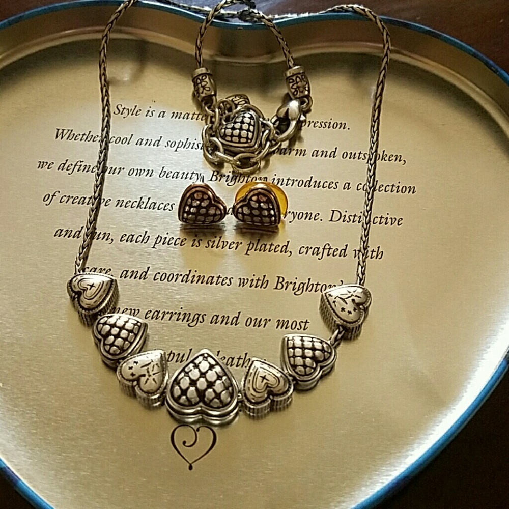 Beautiful Brighton necklace and earring set