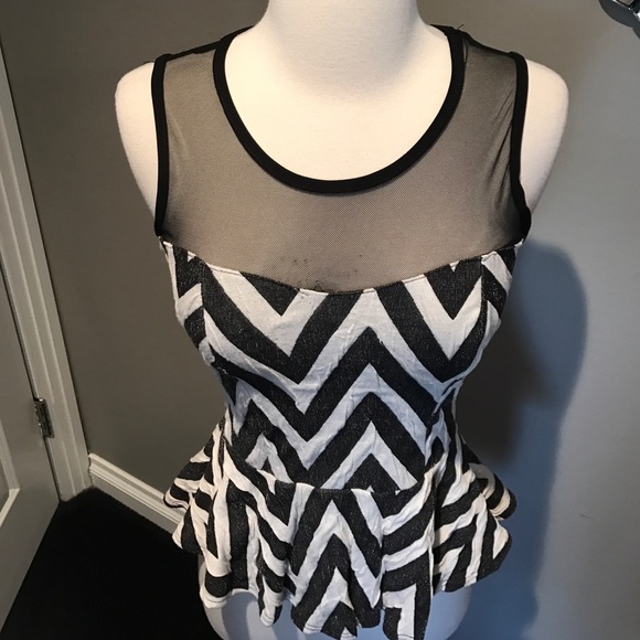 MANDEE Chevron Pattern Peplum Top - Picture 4 of 8