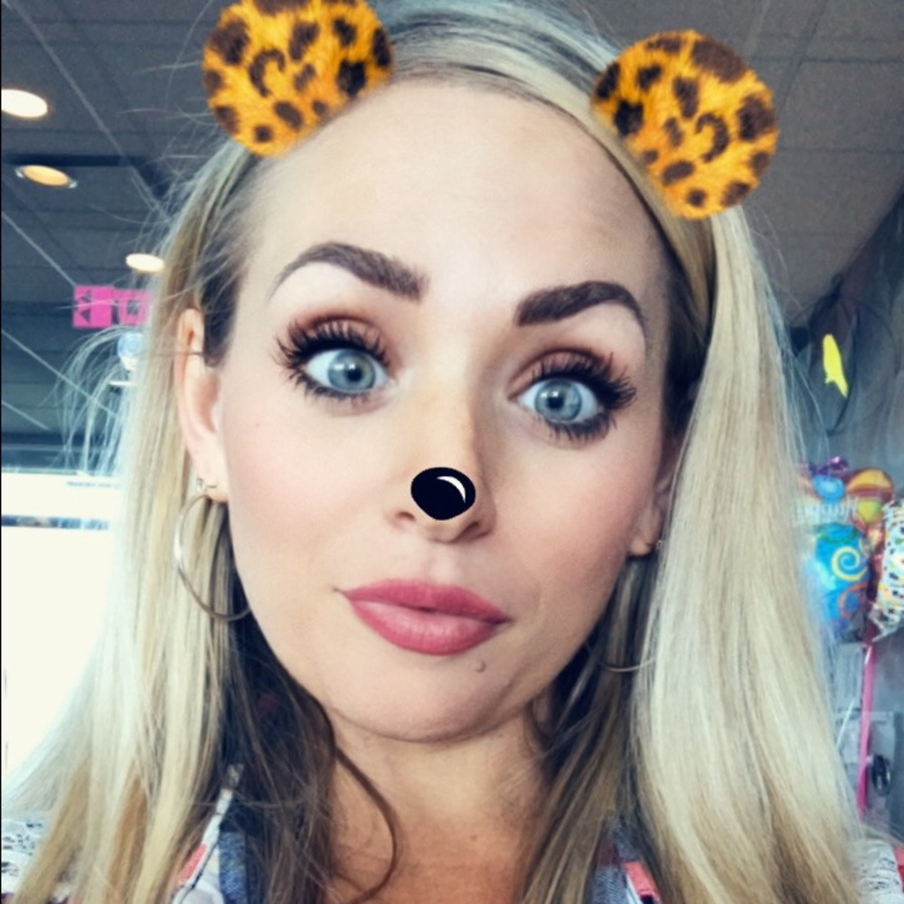 Meet your Posher, Cassandra