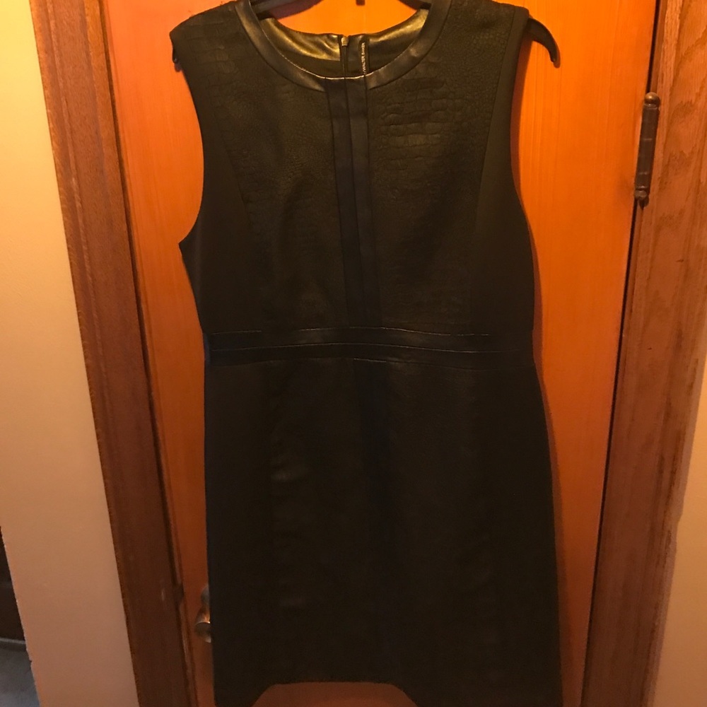 Amazing black dress!