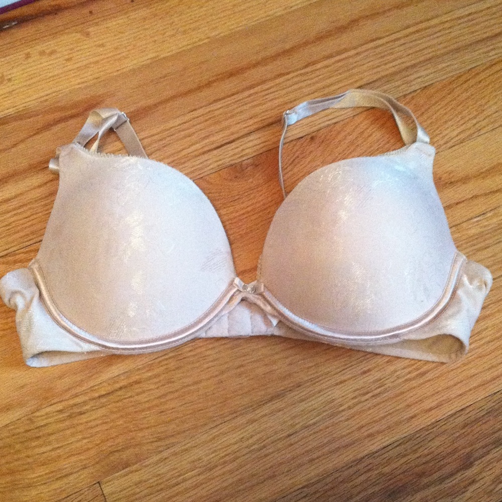 🚫TRADED🚫Lilly of France push up bra