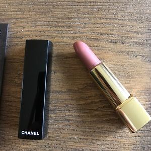 Chanel lipstick rogue allure indecise