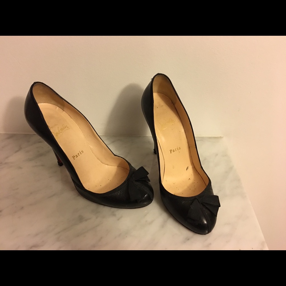 Louboutin Lavalliere 37.5 rare style
