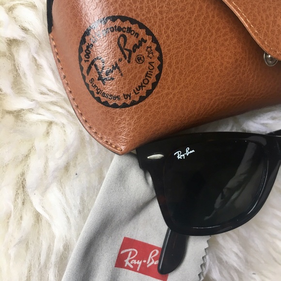 Original RayBan Wayfarer Sunglasses in Tortoise