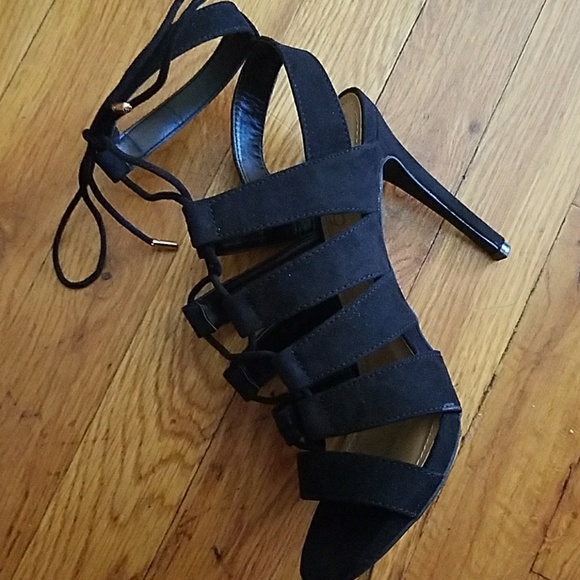 Rouge Sandals - Picture 1 of 4