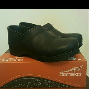 Dansko nursing shoes size 42