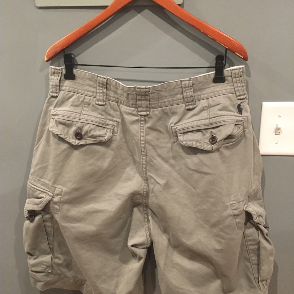 Gray polo Ralph Lauren cargo shorts