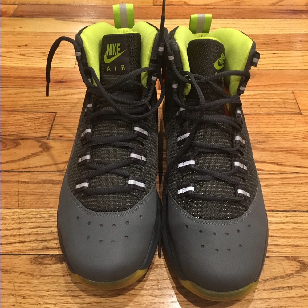 Basketball sneakers