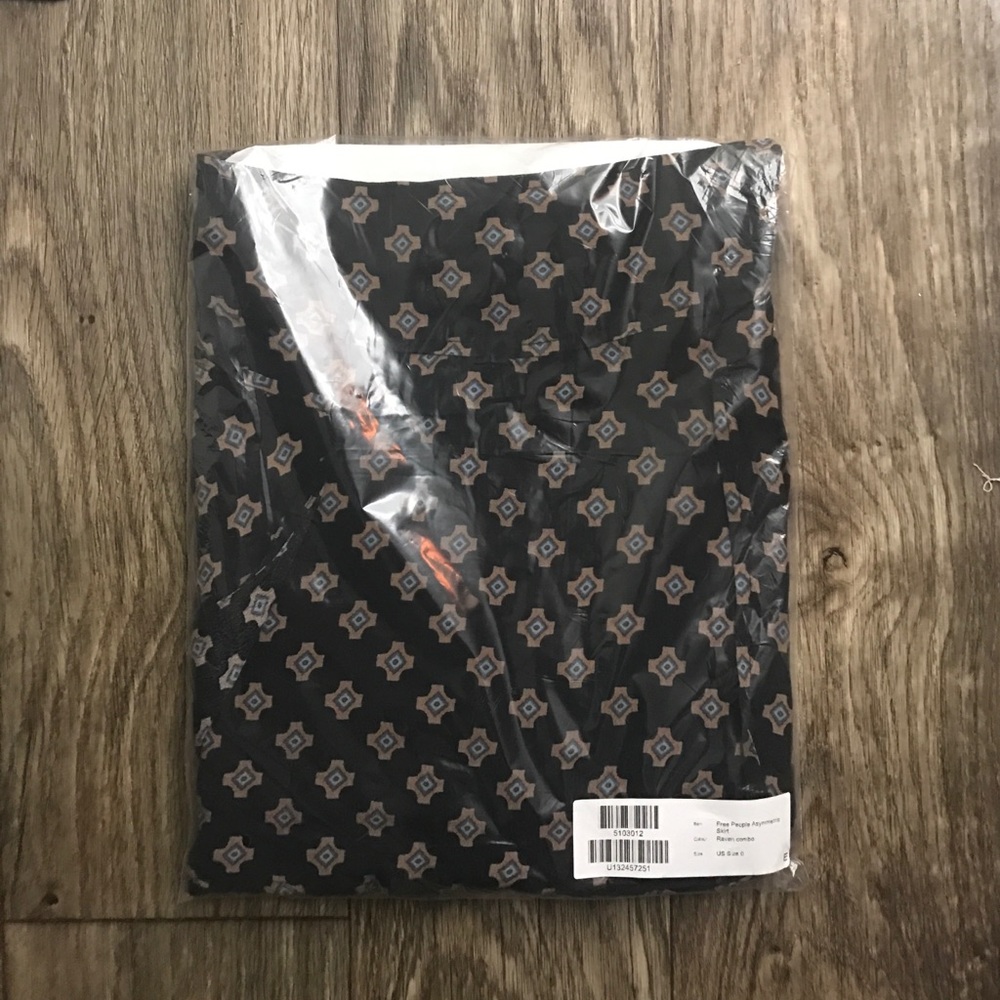 Free People Asymmetric Skirt NWT - Picture 5 of 7