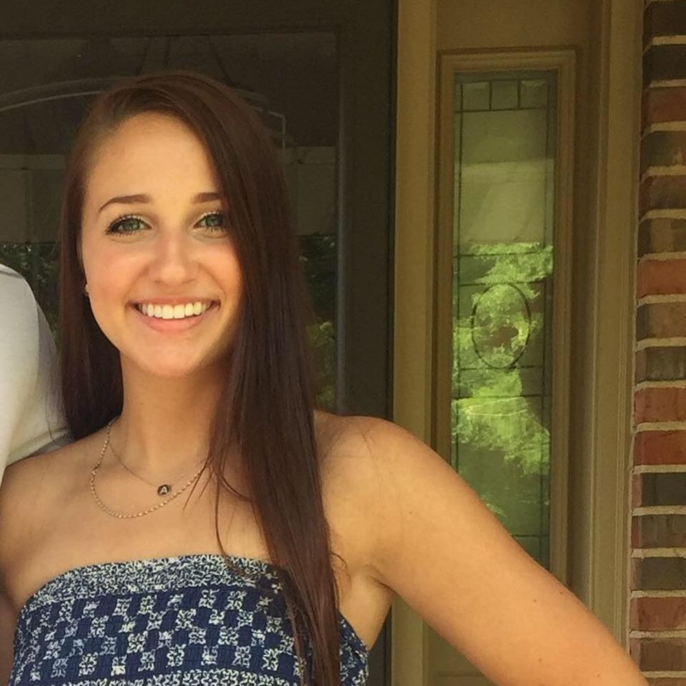 Meet your Posher, Alexis