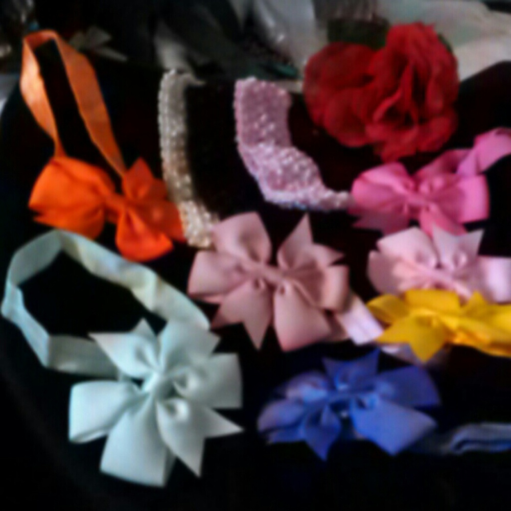 10 Newborn colorful hair accessories.